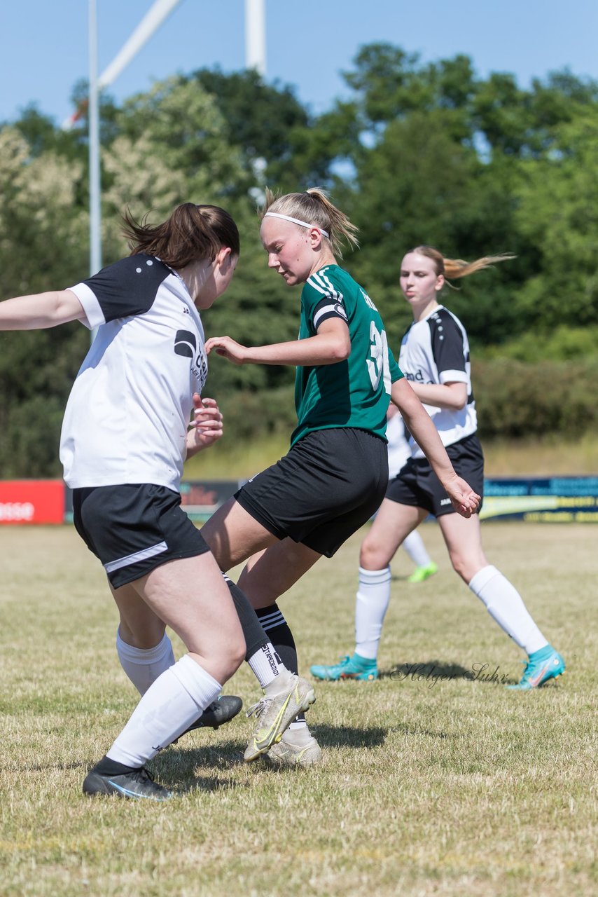 Bild 193 - wBJ TuRa Meldorf/Buesum - JFV Luebeck : Ergebnis: 1:0